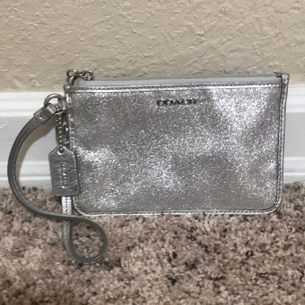 ✖️SOLD ✖️ Coach Silver Glitter Wristlet